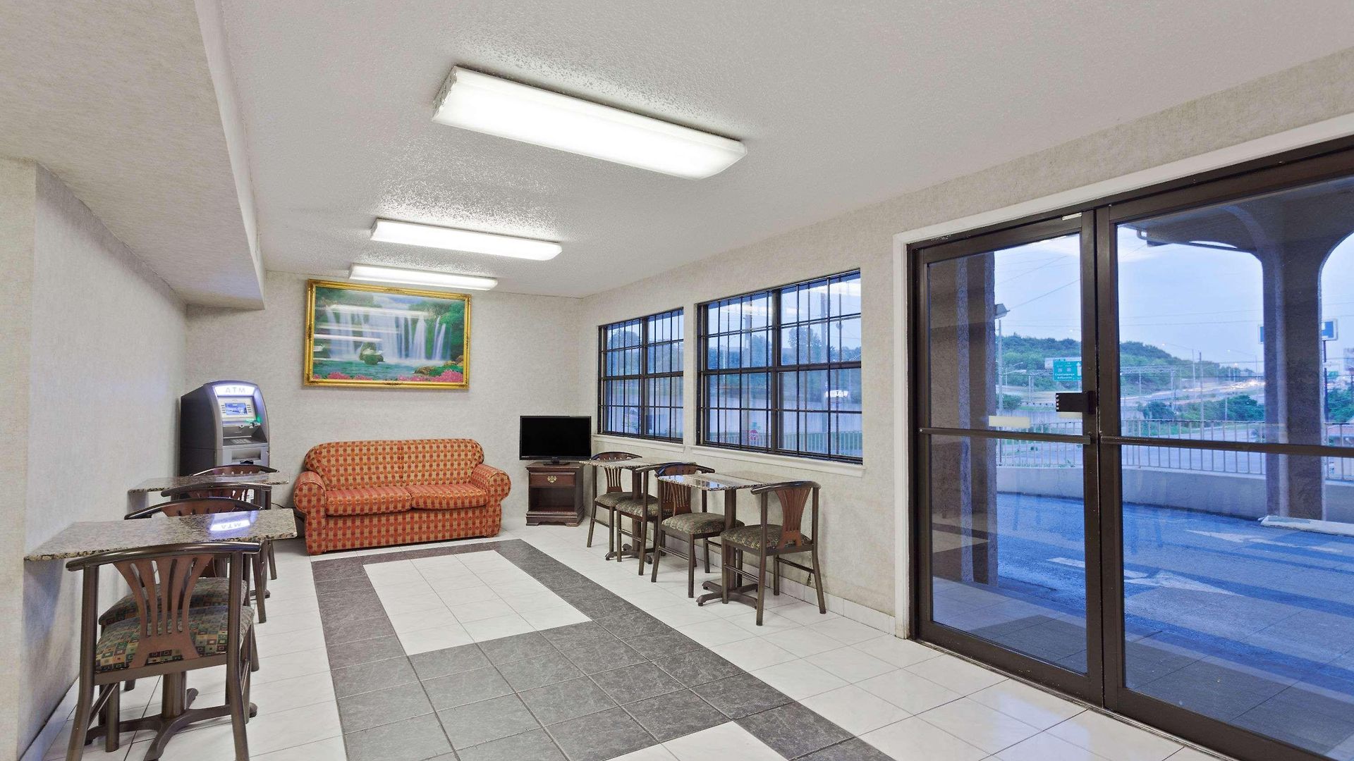 Days By Wyndham Downtown-nashville West Trinity Lane 2*