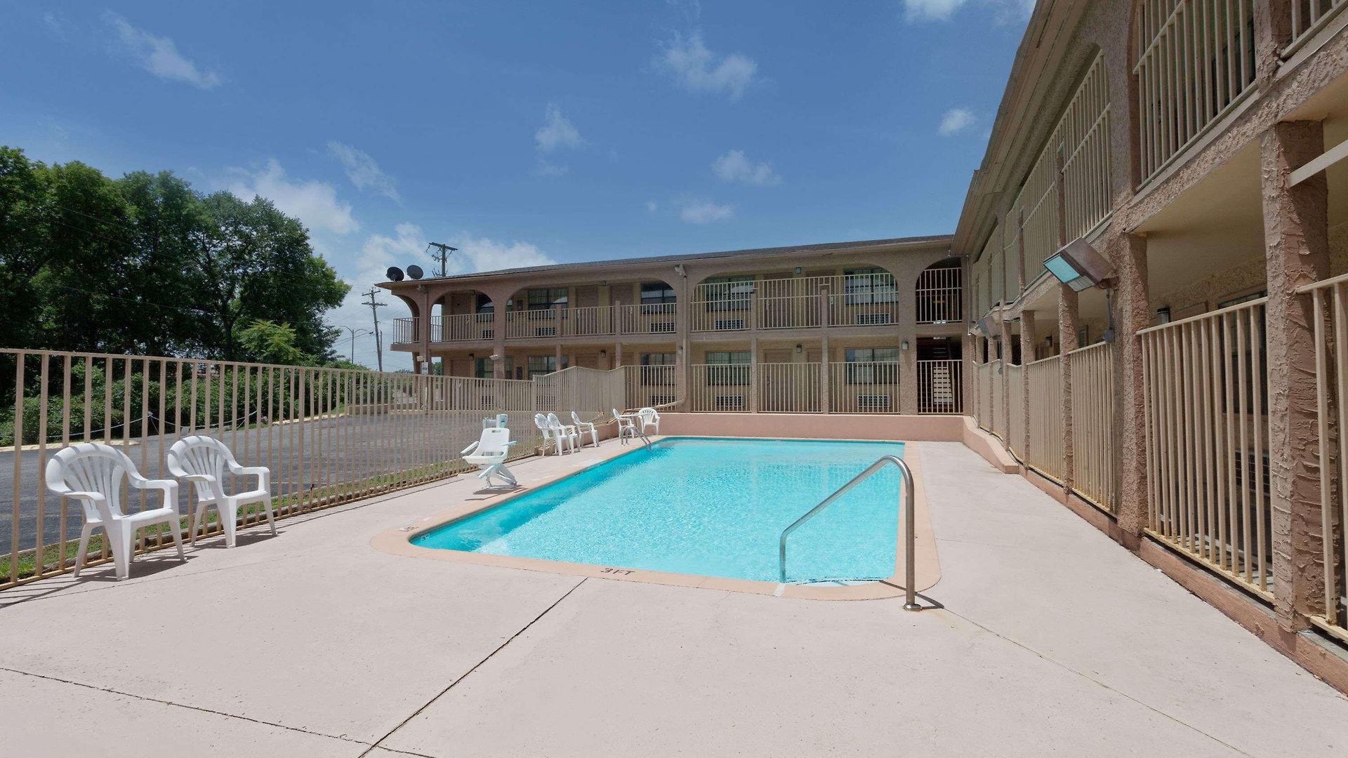 Days By Wyndham Downtown-nashville West Trinity Lane Hotel Nashville