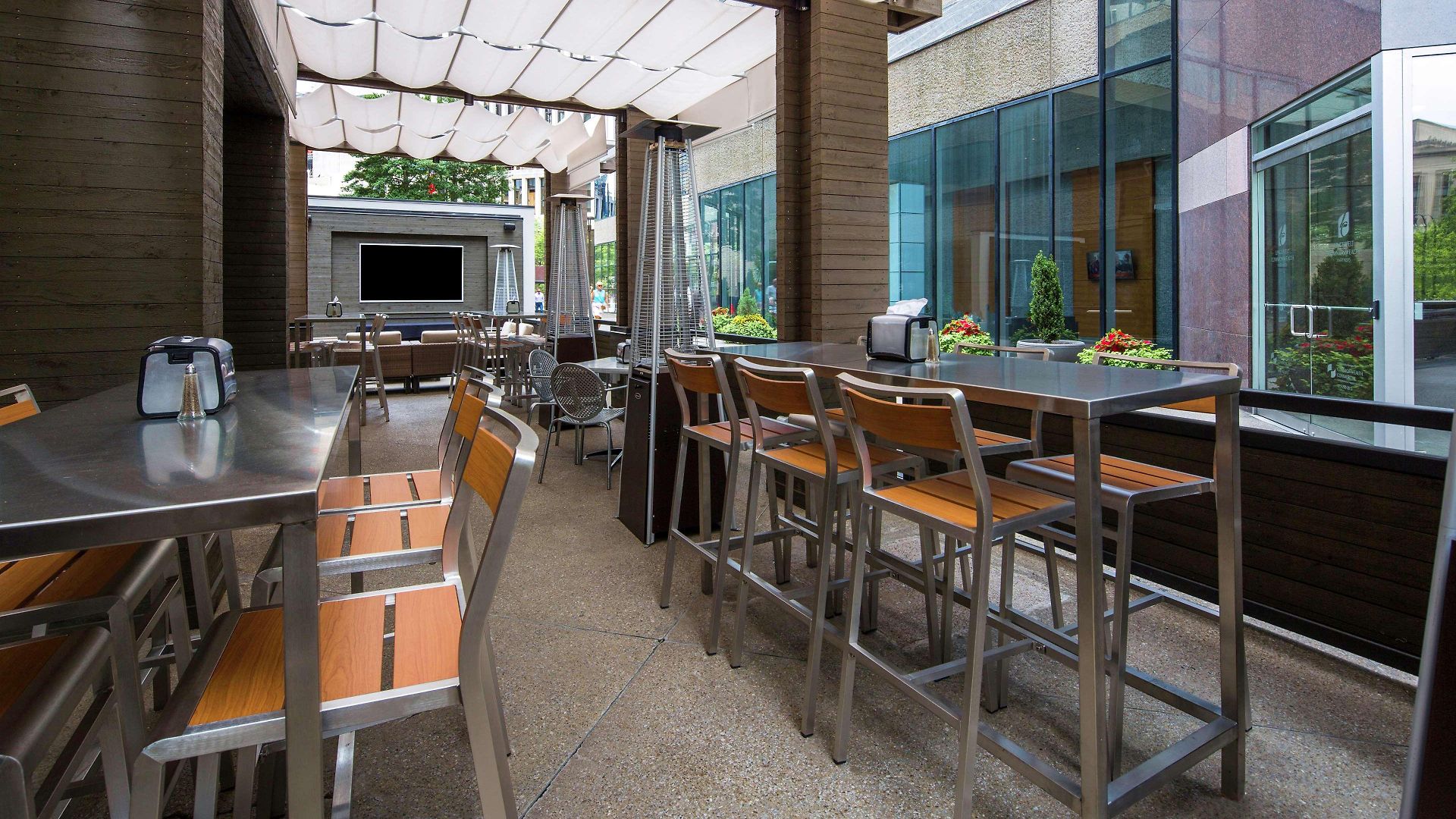 Doubletree By Hilton Downtown 4*