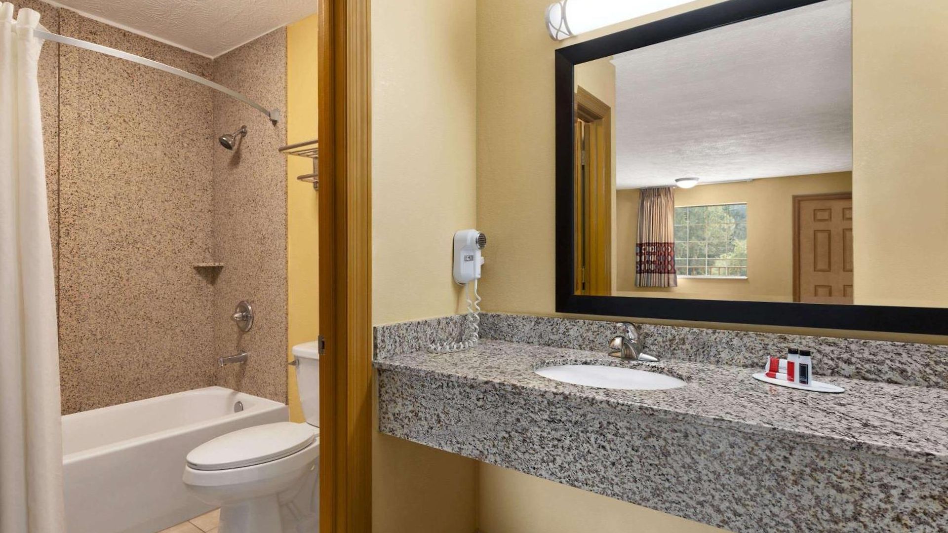 Hotel Super 8 By Wyndham Whites Creek/ Nw Area 2*