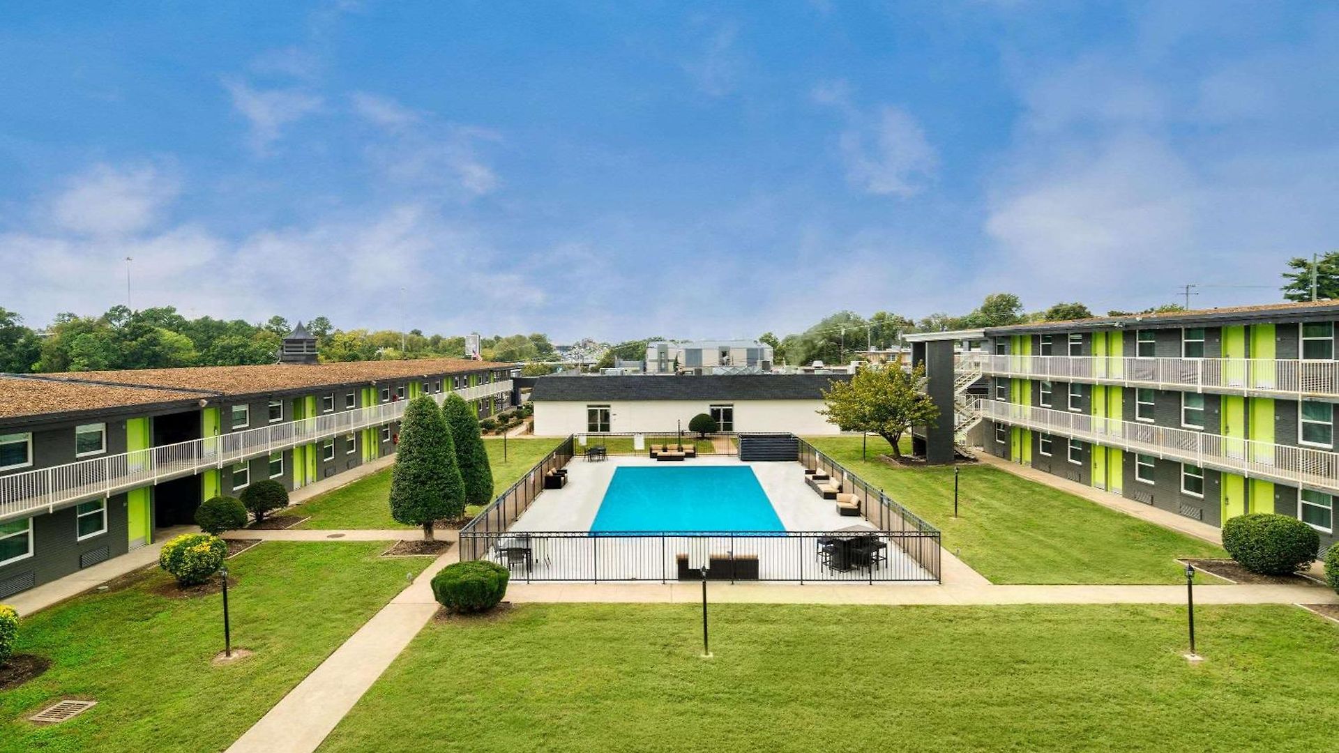 Hotel Hillside Crossing