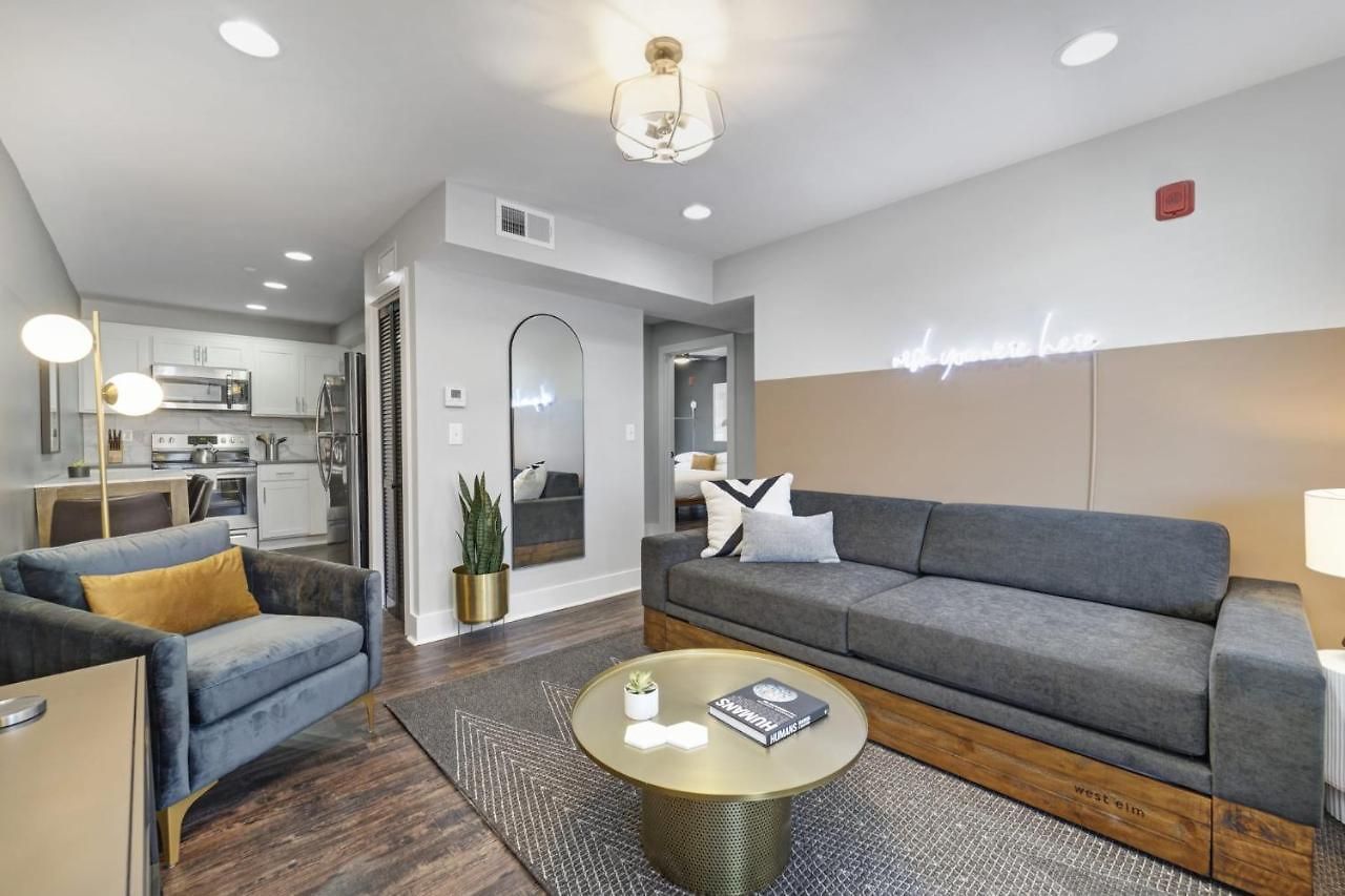 Apartment Abode - Germantown