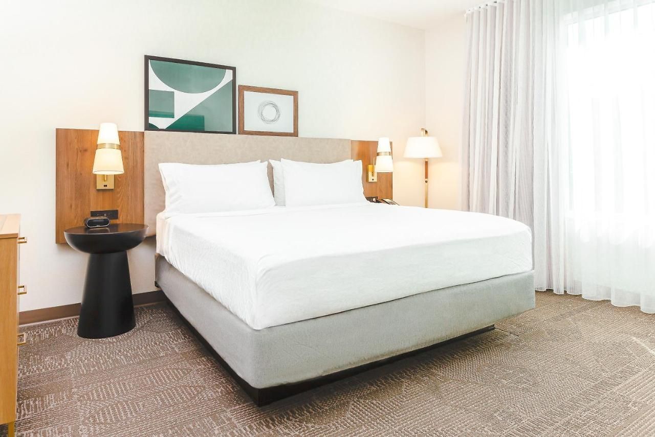 Staybridge - Vanderbilt Area By Ihg Hotel 3*