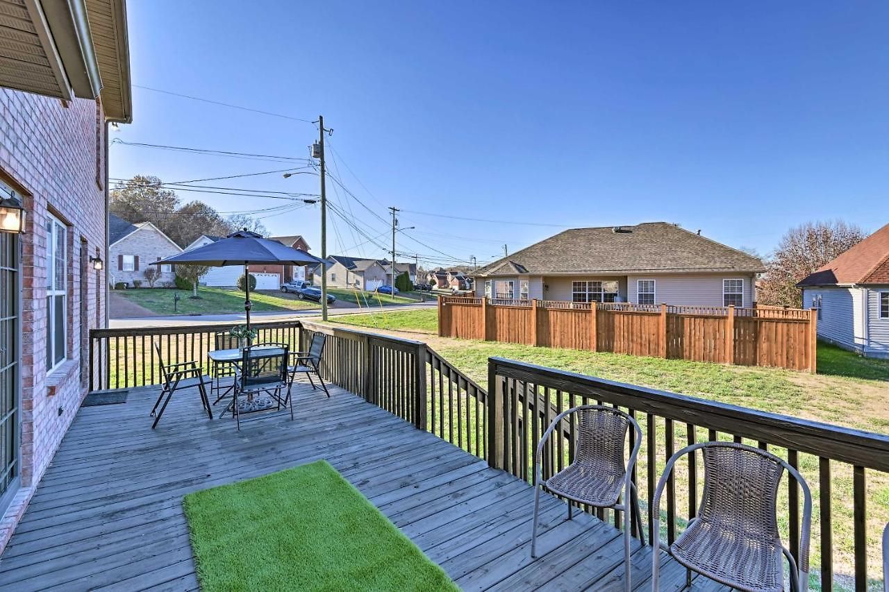 Charming ~ 6 Mi To Downtown! Holiday home Nashville