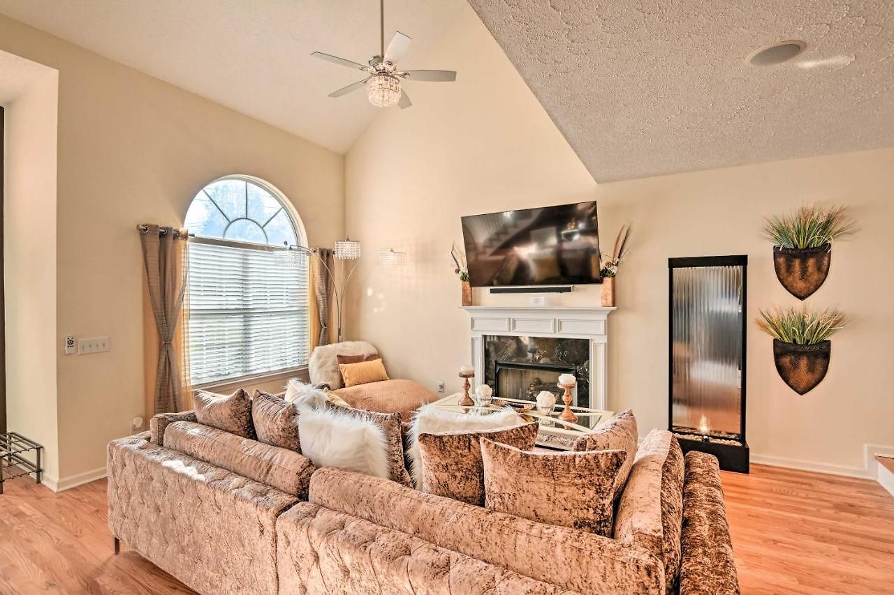 Holiday home Charming ~ 6 Mi To Downtown! Nashville