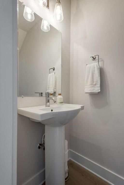 Classy, Cozy, Close To Downtown