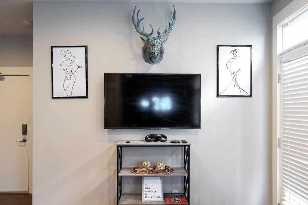 3-story West End | Free Garage Parking | Near Vanderbilt Medical