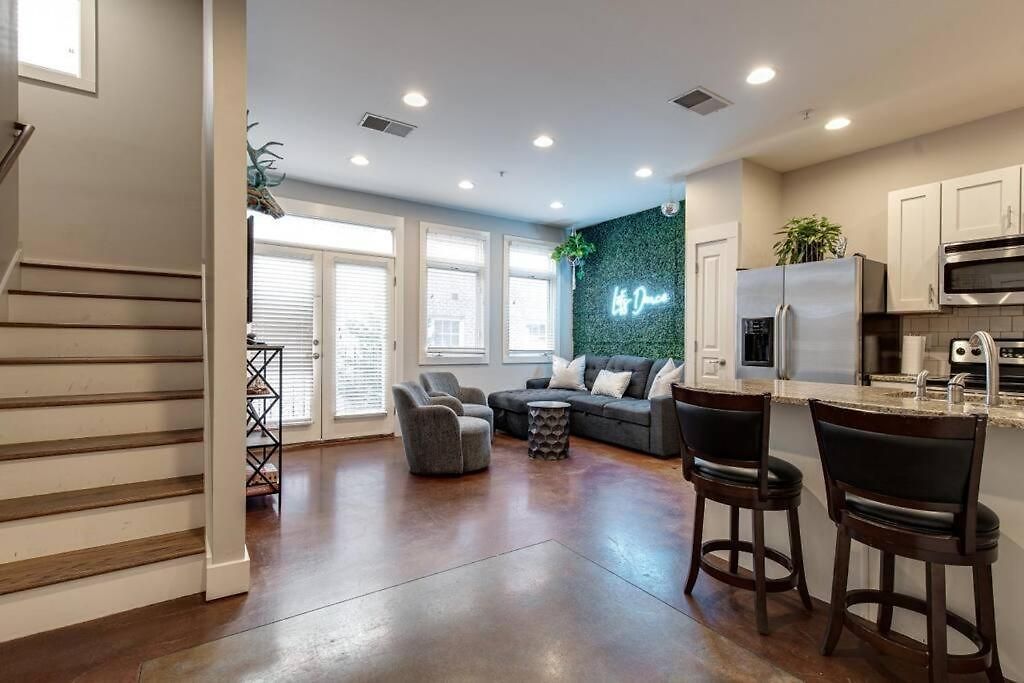 3-story West End | Free Garage Parking | Near Vanderbilt Medical