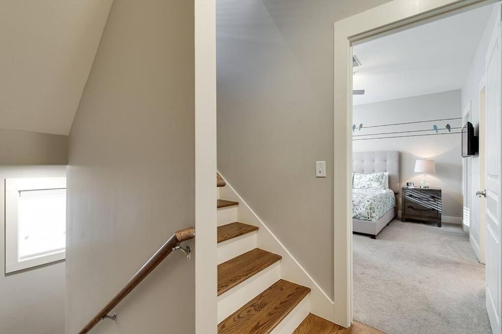3-story West End | Free Garage Parking | Near Vanderbilt Medical *