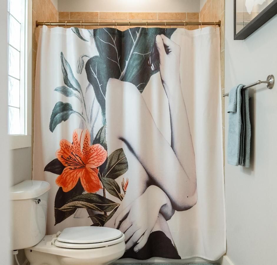 West End Townhome With 2 En-suites And Free Private Parking Holiday home *