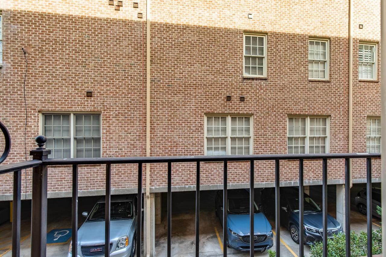 West End Townhome With 2 En-suites And Free Private Parking Holiday home Nashville
