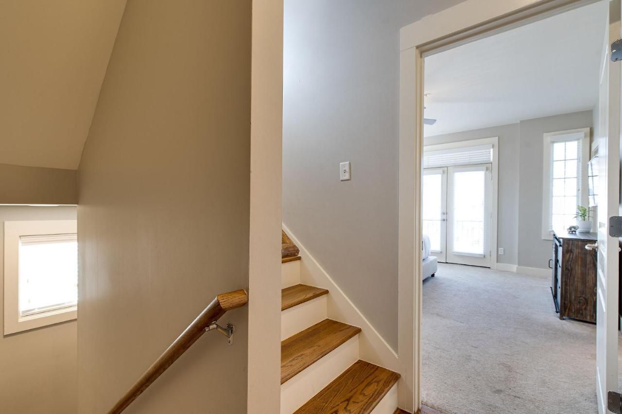 Music Row Luxury - Two King Bedrooms - Private Garage & Ensuite Baths Nashville