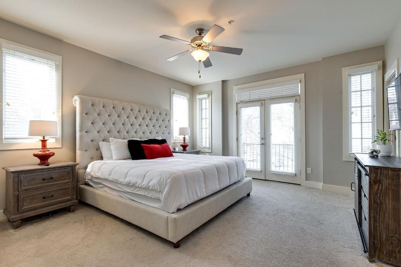Music Row Luxury - Two King Bedrooms - Private Garage & Ensuite Baths Nashville