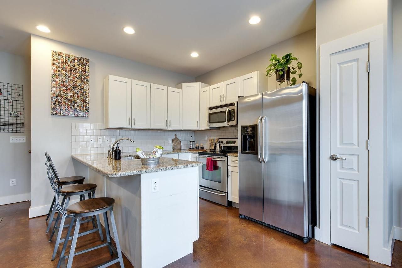 Music Row Luxury - Two King Bedrooms - Private Garage & Ensuite Baths *