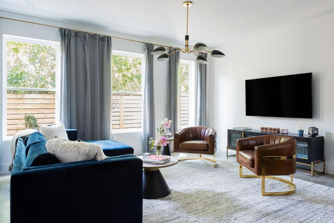 Gated Luxe With Rooftop, Bunk Room, & Parking, Sleeps 10 With King Suite, Queen & Custom Bunks, Gourmet Kitchen With Wine Fridge, Rooftop Patio, Dog Friendly, Dedicated Parking, Mins From Downtown And Broadway, 24 Hour Hospitality * Nashville