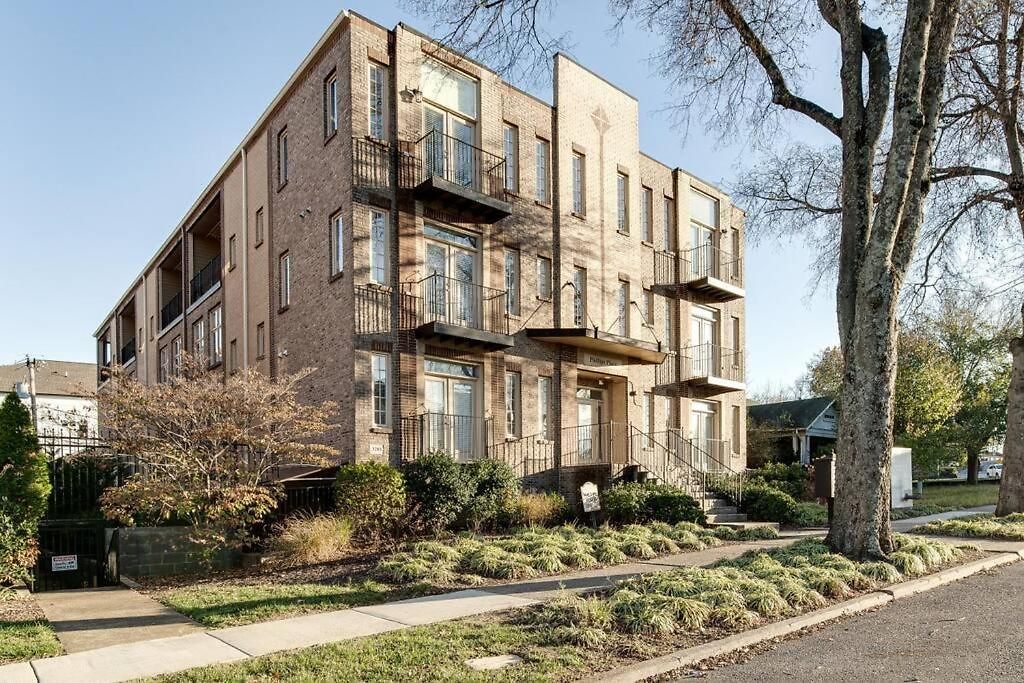 The Johnny Cash - Music Row District - Free Garage Parking - King Bed * Nashville