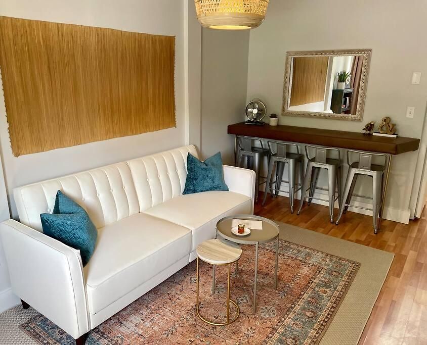 Everything You Could Ask For In A Apartment *