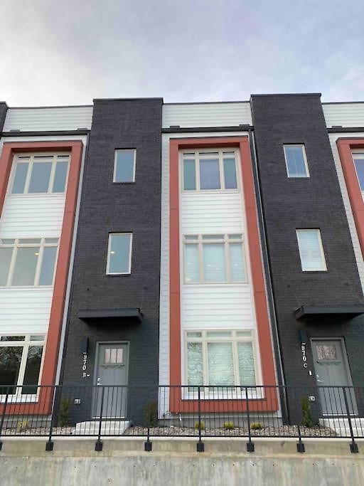 Holiday home Impressive Townhouse *