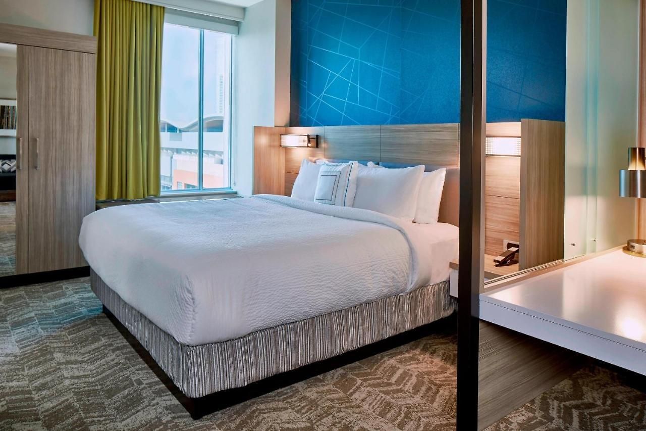 Springhill By Marriott Downtown/convention Center Hotel