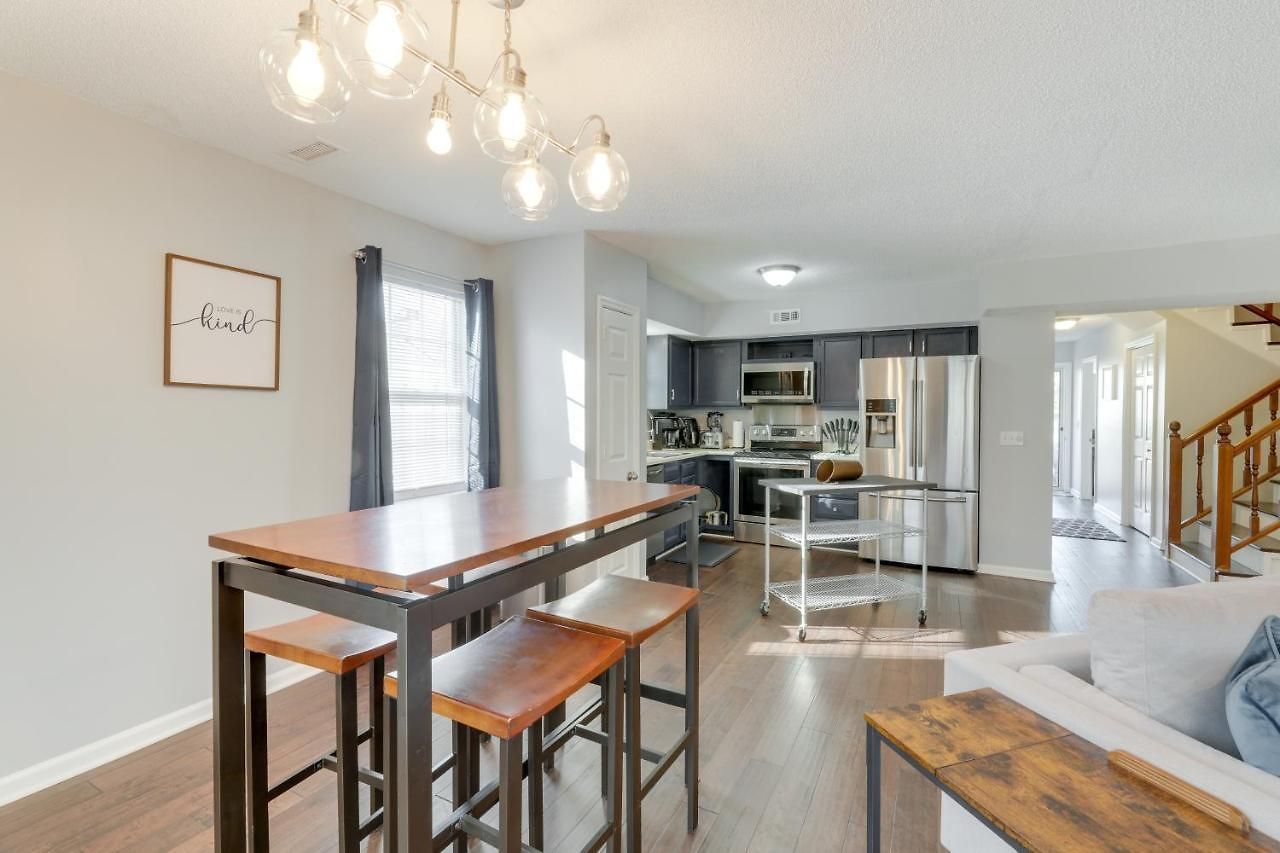 Holiday home Antioch Townhome < 14 Mi To Downtown Nashville! *