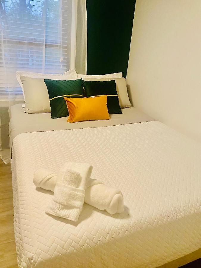 Cozy Condo, Minutes From Broadwy, Sleeps 5 Apartment
