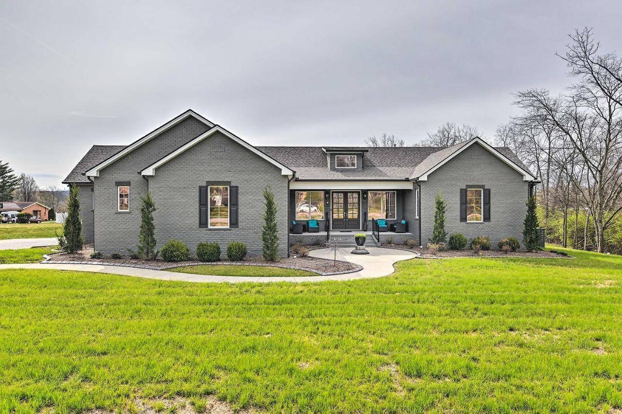 Beautiful Near Downtown W/ Hot Tub! * Nashville