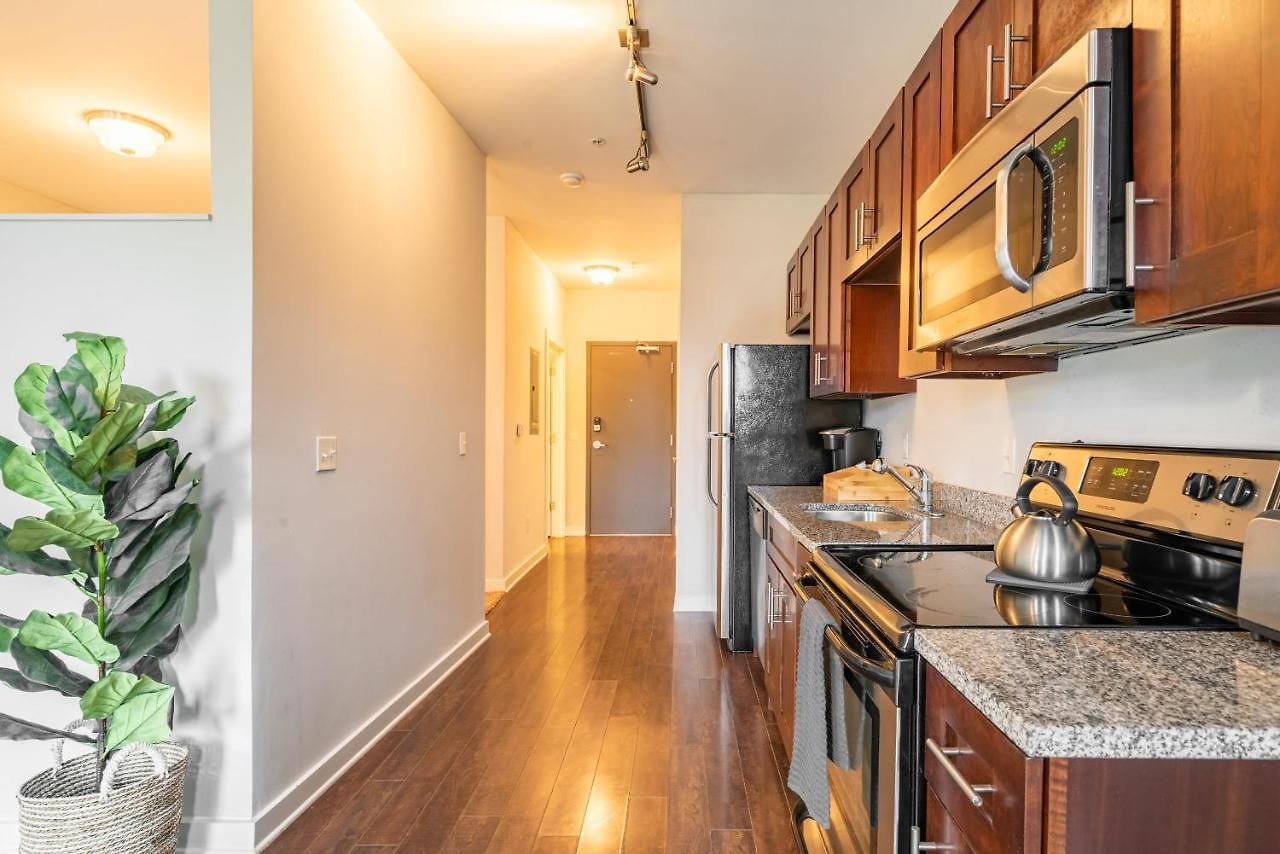 Cozysuites Music Row Astonishing Sdo 22 Apartment Nashville
