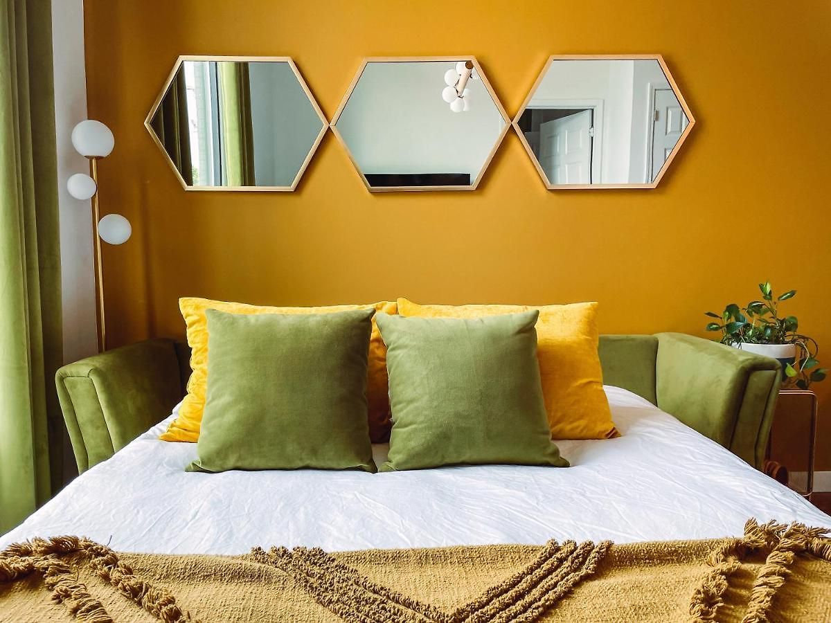 Vintage Vibes - Minutes From The Broadway Buzz Holiday home *