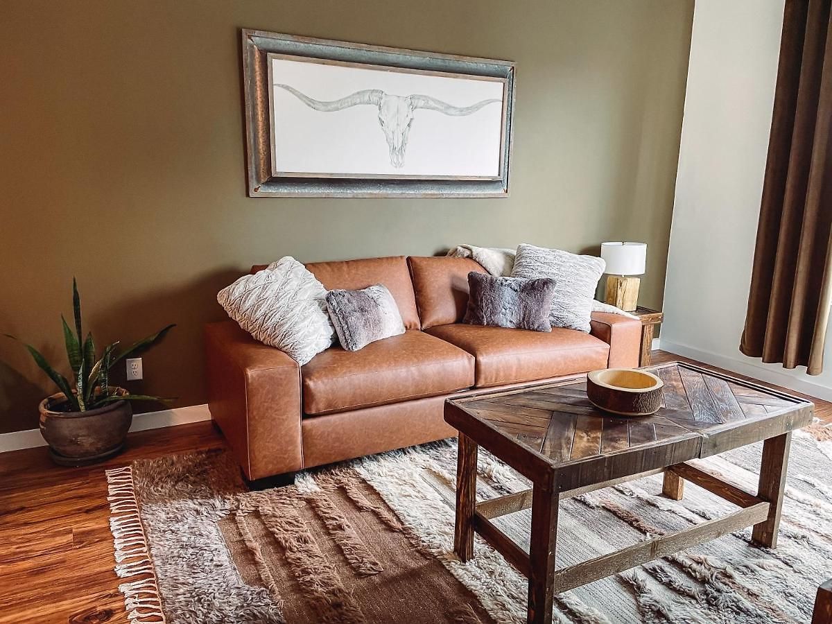 Holiday home Cozy - 2 Miles To Broadway & Free Parking *