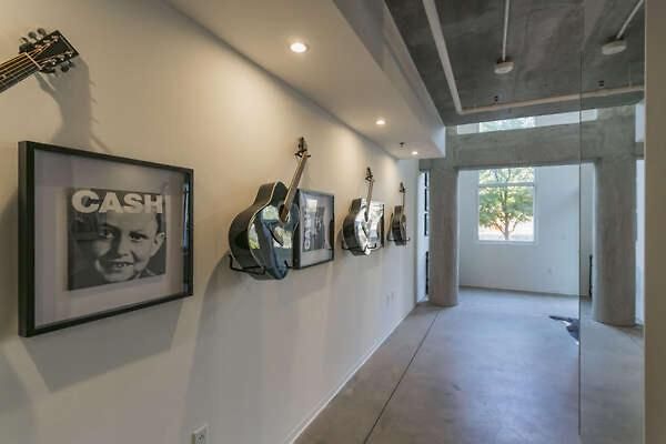 Holiday home Luxe + Modern Johnny Cash Inspired Executive