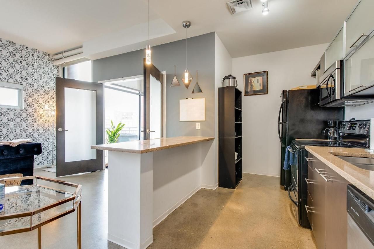 Longterm Just Across The River From Downtown- Fully Equipped For Long Term Holiday home Nashville