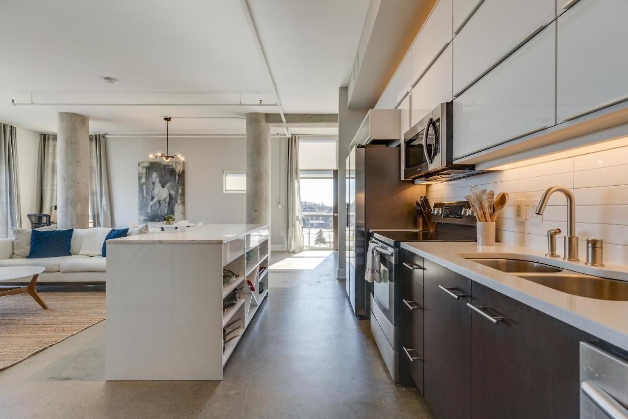 Amazing 2 Bd 4th Floor With Spectacular Views * Nashville