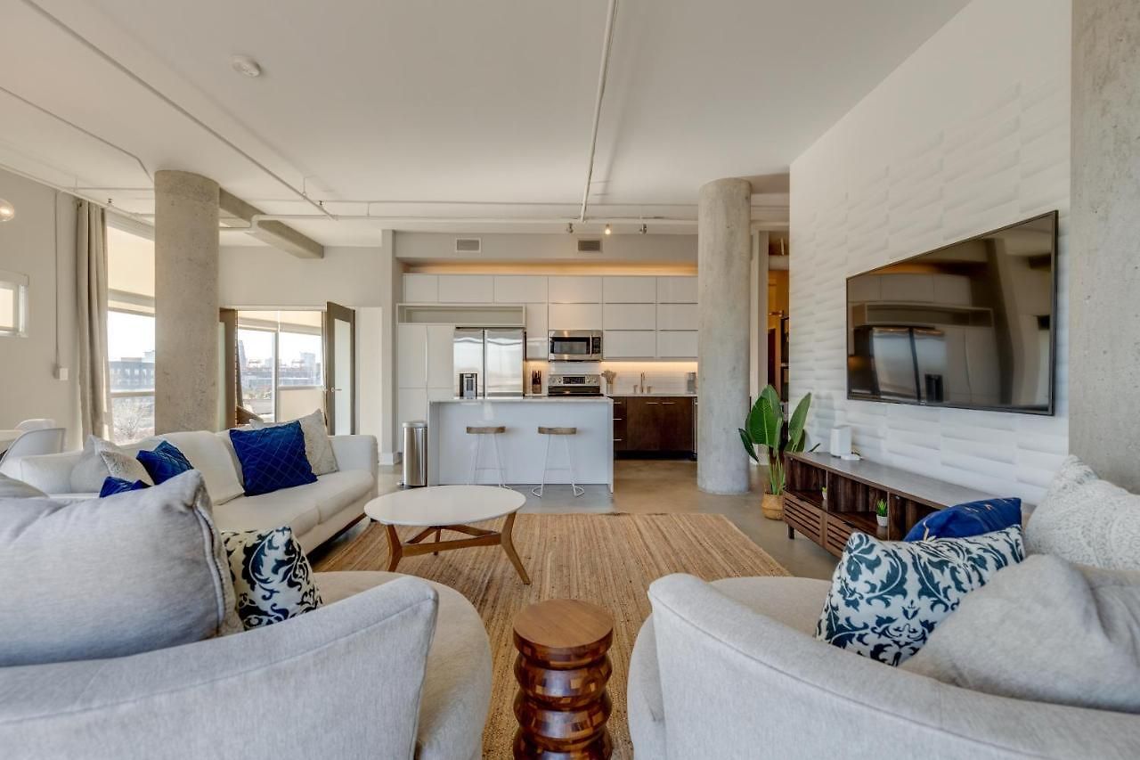 Amazing 2 Bd 4th Floor With Spectacular Views *