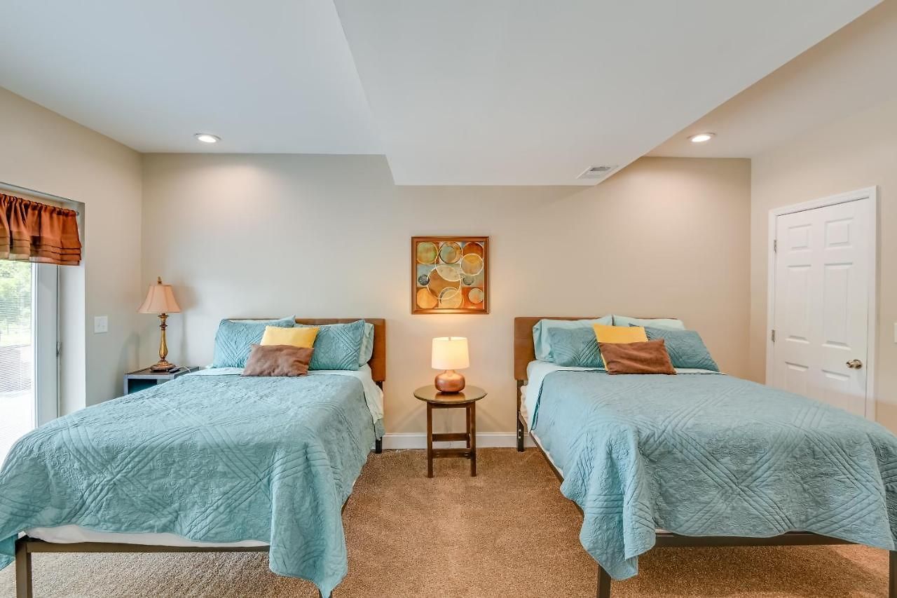 Holiday home W/ Seasonal Pool < 5 Mi To Dtwn!