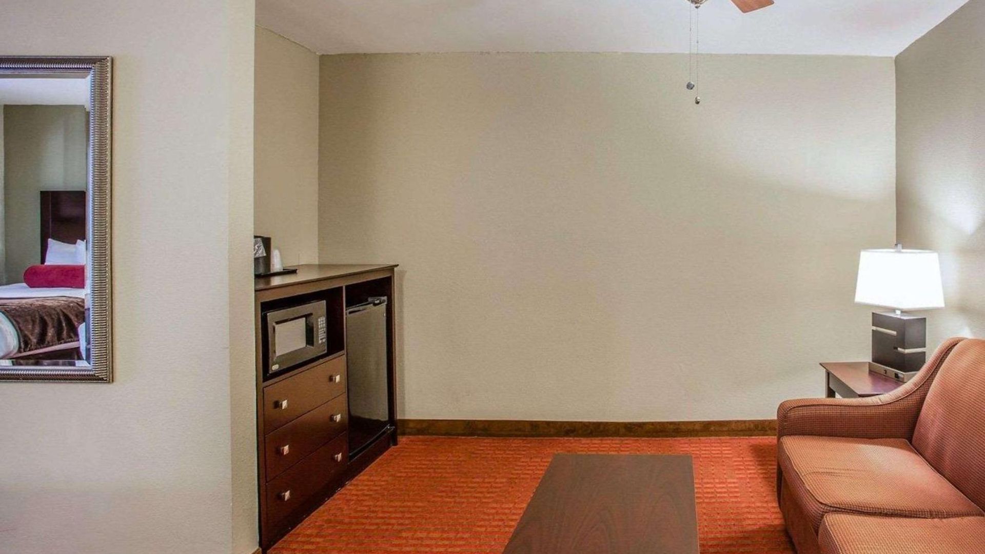 Quality Airport Hotel 4*