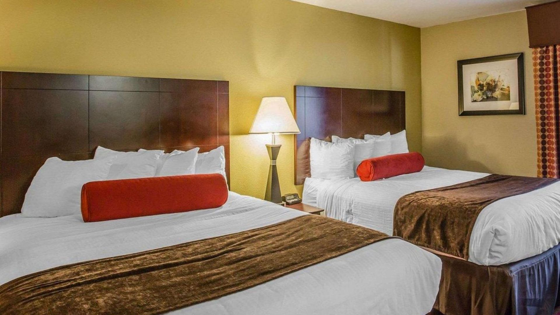 Quality Airport Hotel 4*