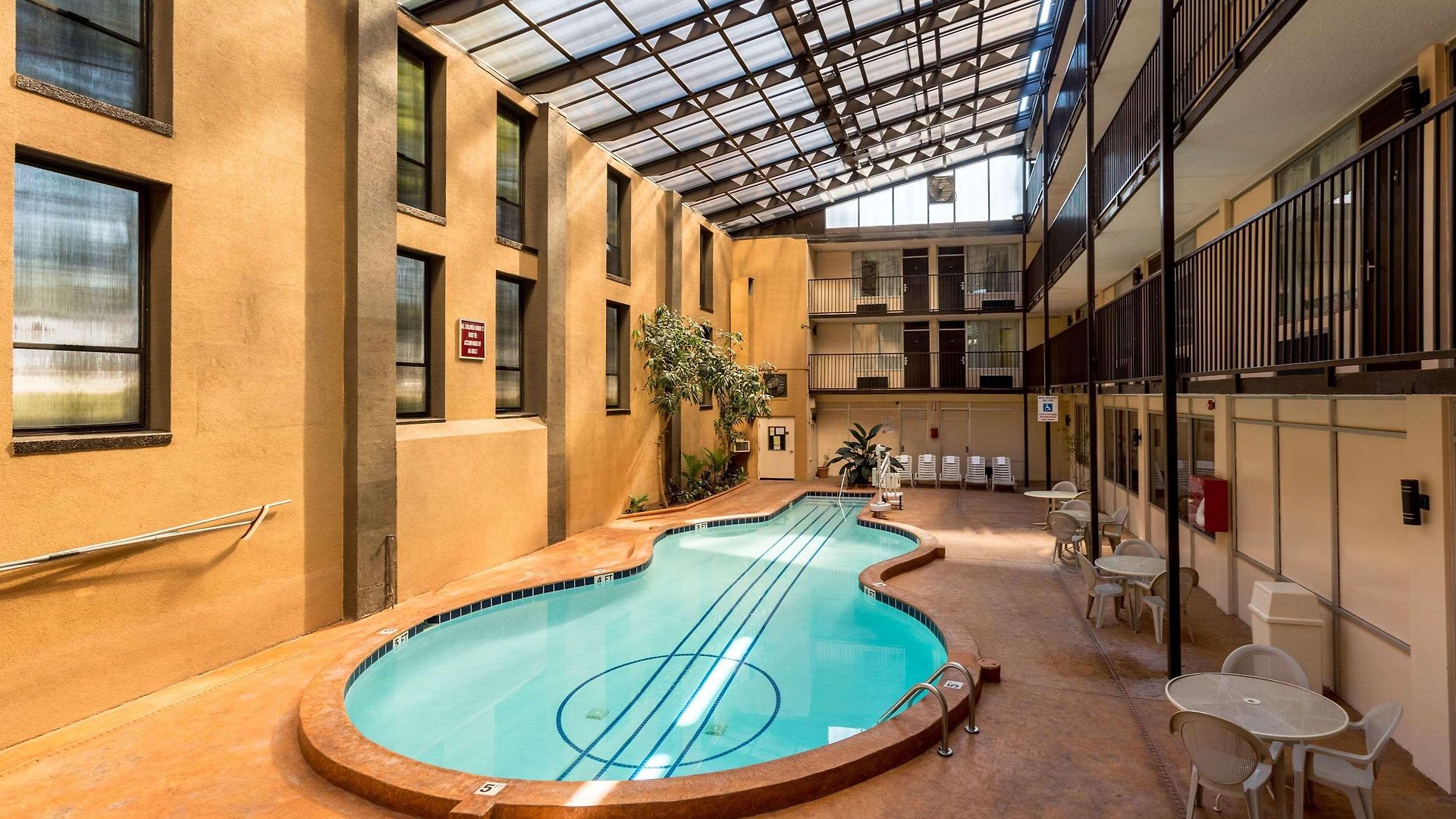 Hotel Comfort & Downtown - Stadium Nashville