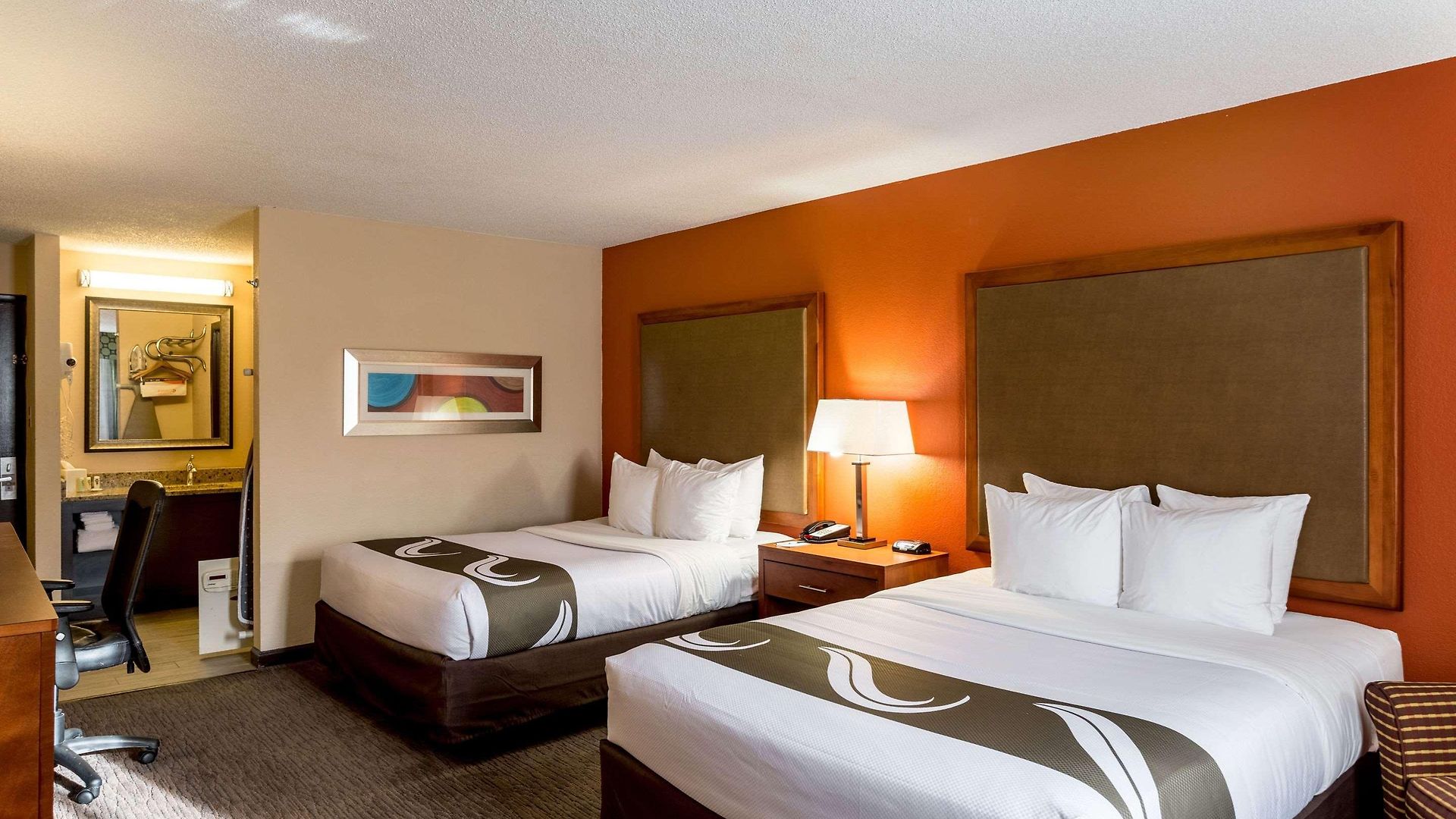 Hotel Comfort & Downtown - Stadium 4*