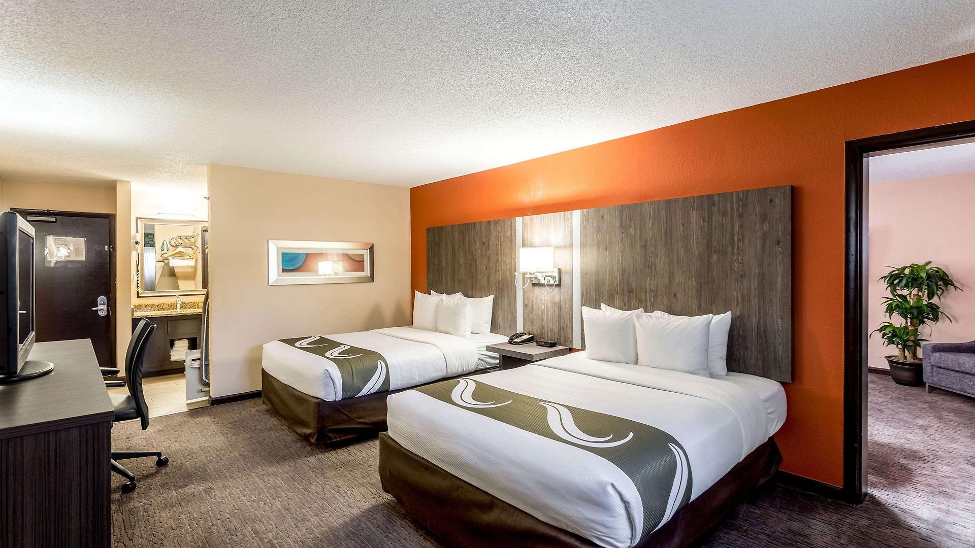 Comfort & Downtown - Stadium Hotel 4*