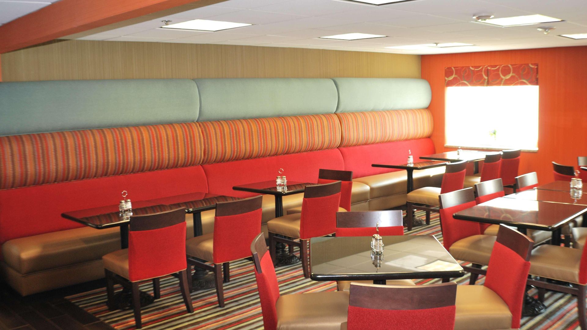 Express W-i40 By Ihg Hotel 3*