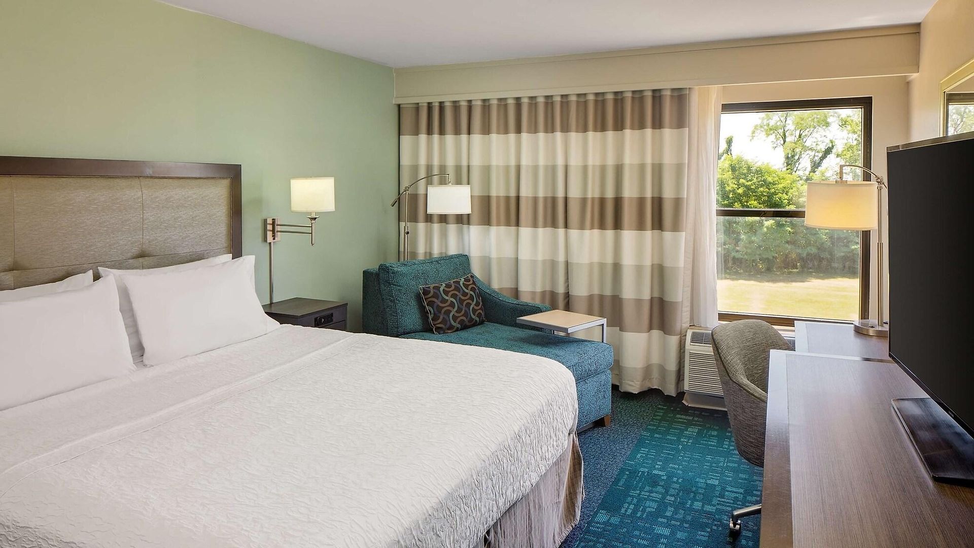 Hampton & Nashville-airport 3*