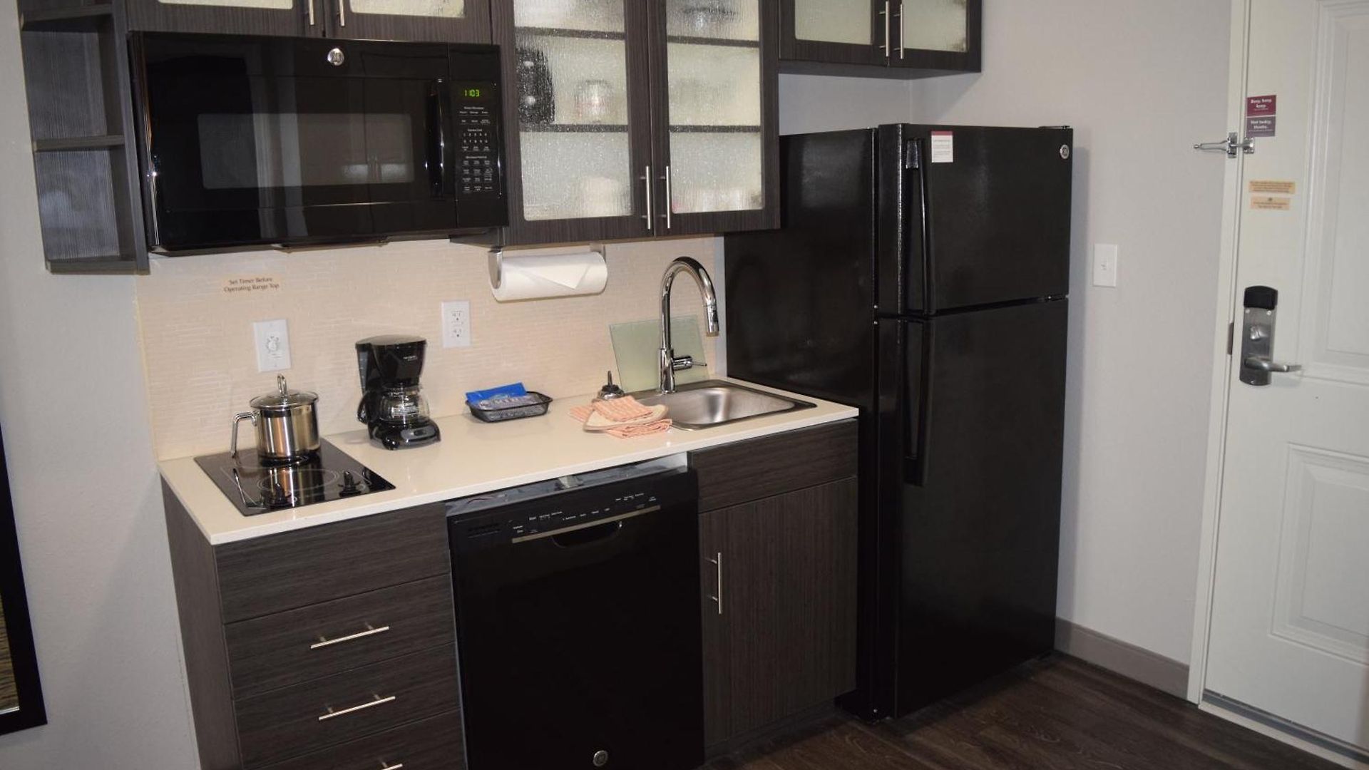 Candlewood - Metro Center By Ihg Hotel