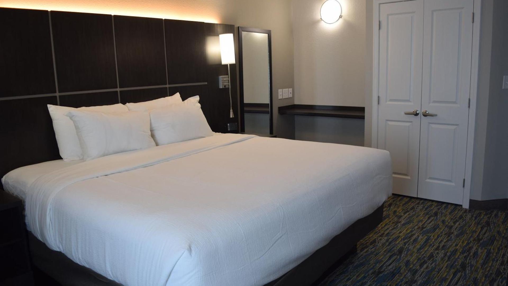 Candlewood - Metro Center By Ihg Hotel