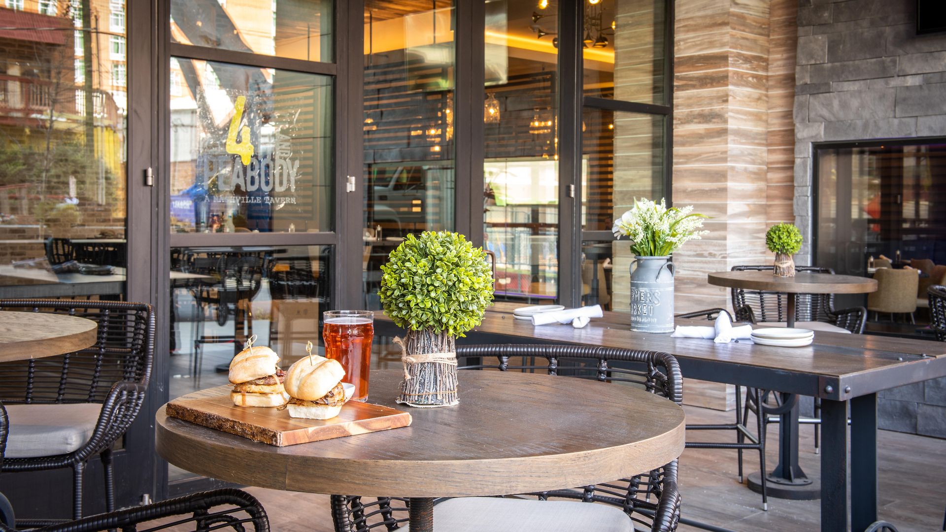 & Downtown - Broadway By Ihg Nashville