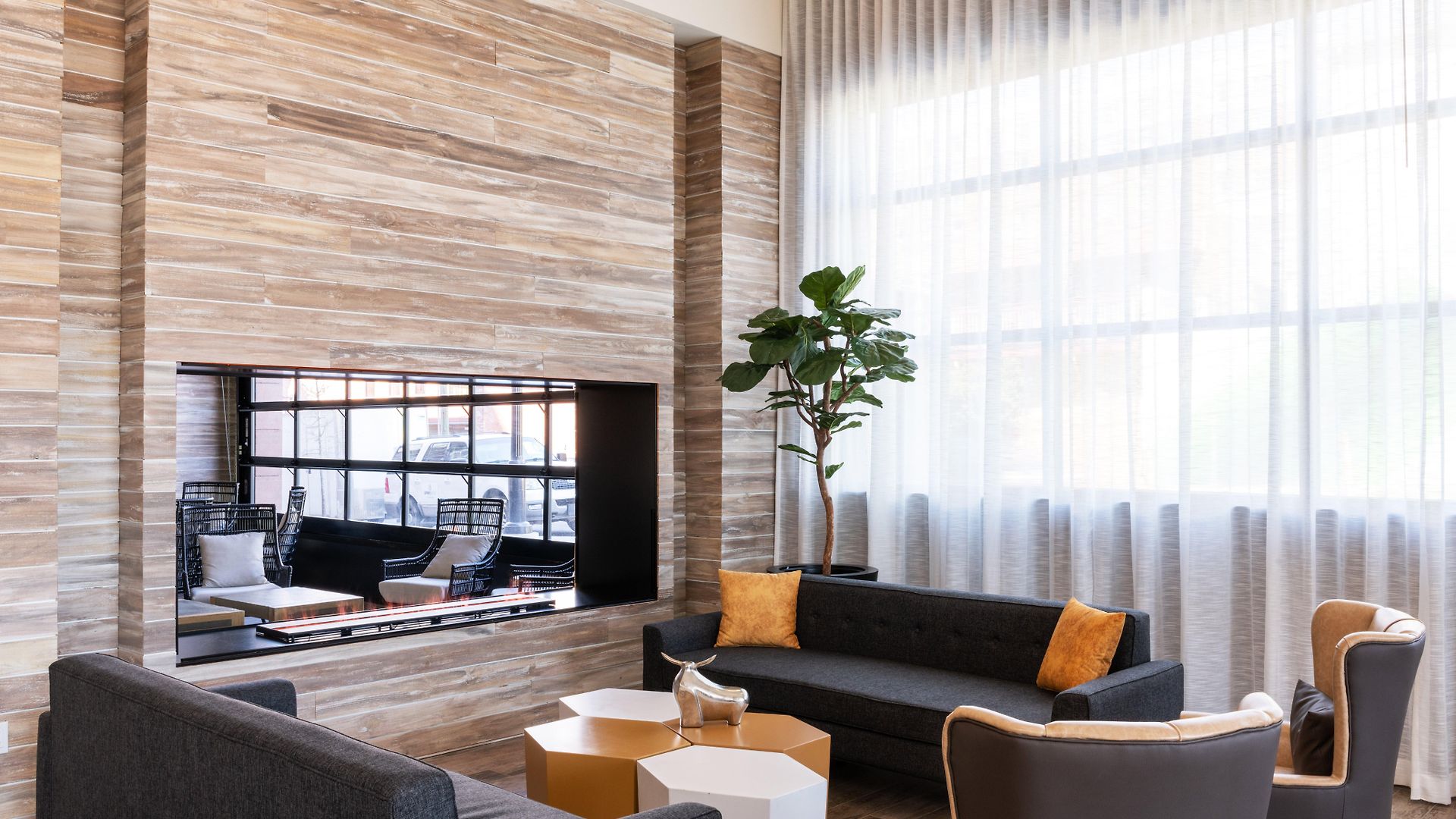 & Downtown - Broadway By Ihg Hotel Nashville