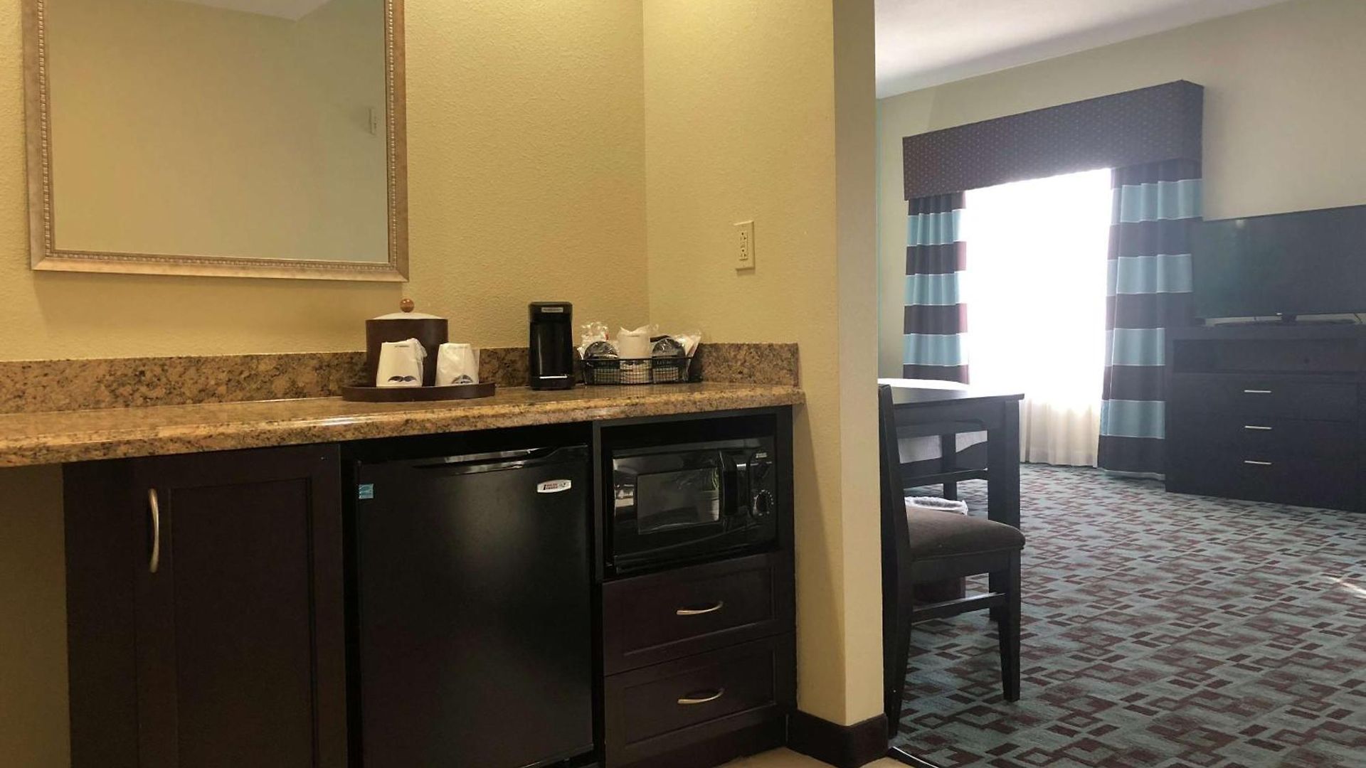 Hotel Hampton & At Opryland 3*