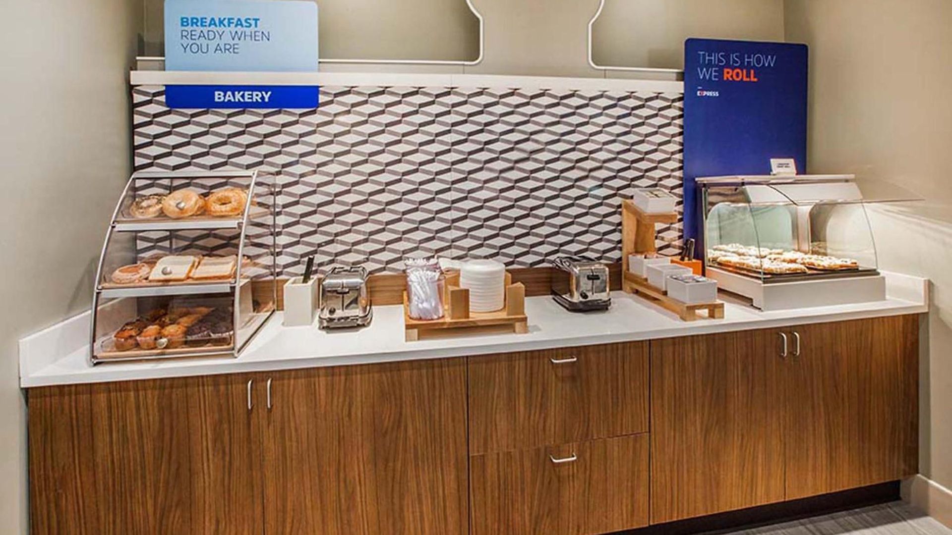 Hotel Express & Southeast - Antioch By Ihg 3*