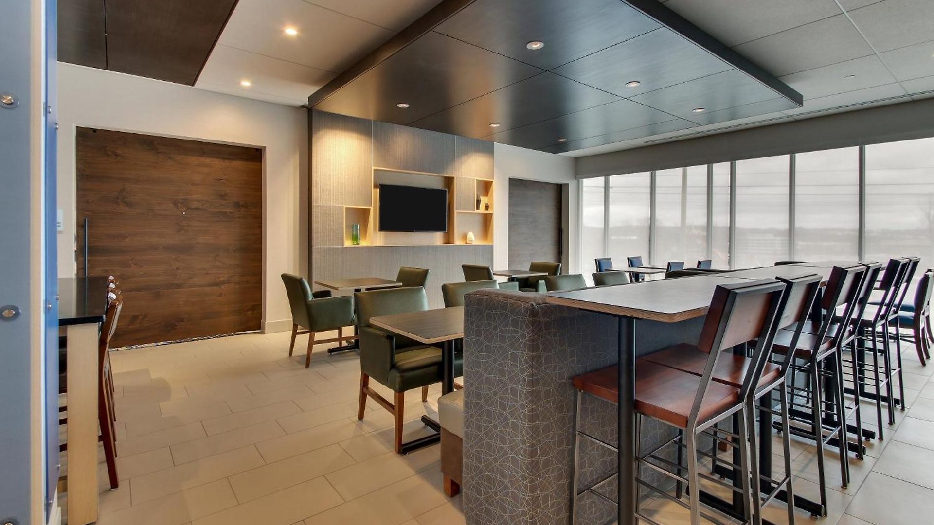 Hotel Express & - Metrocenter Downtown By Ihg 3*