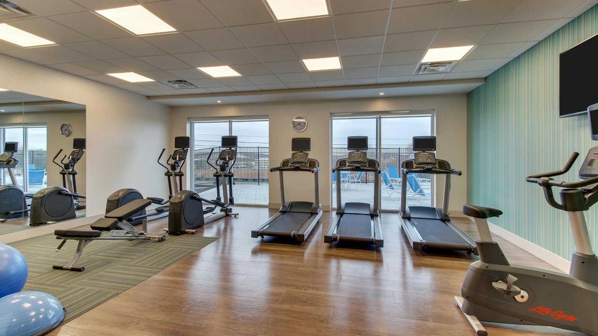 Express & - Metrocenter Downtown By Ihg