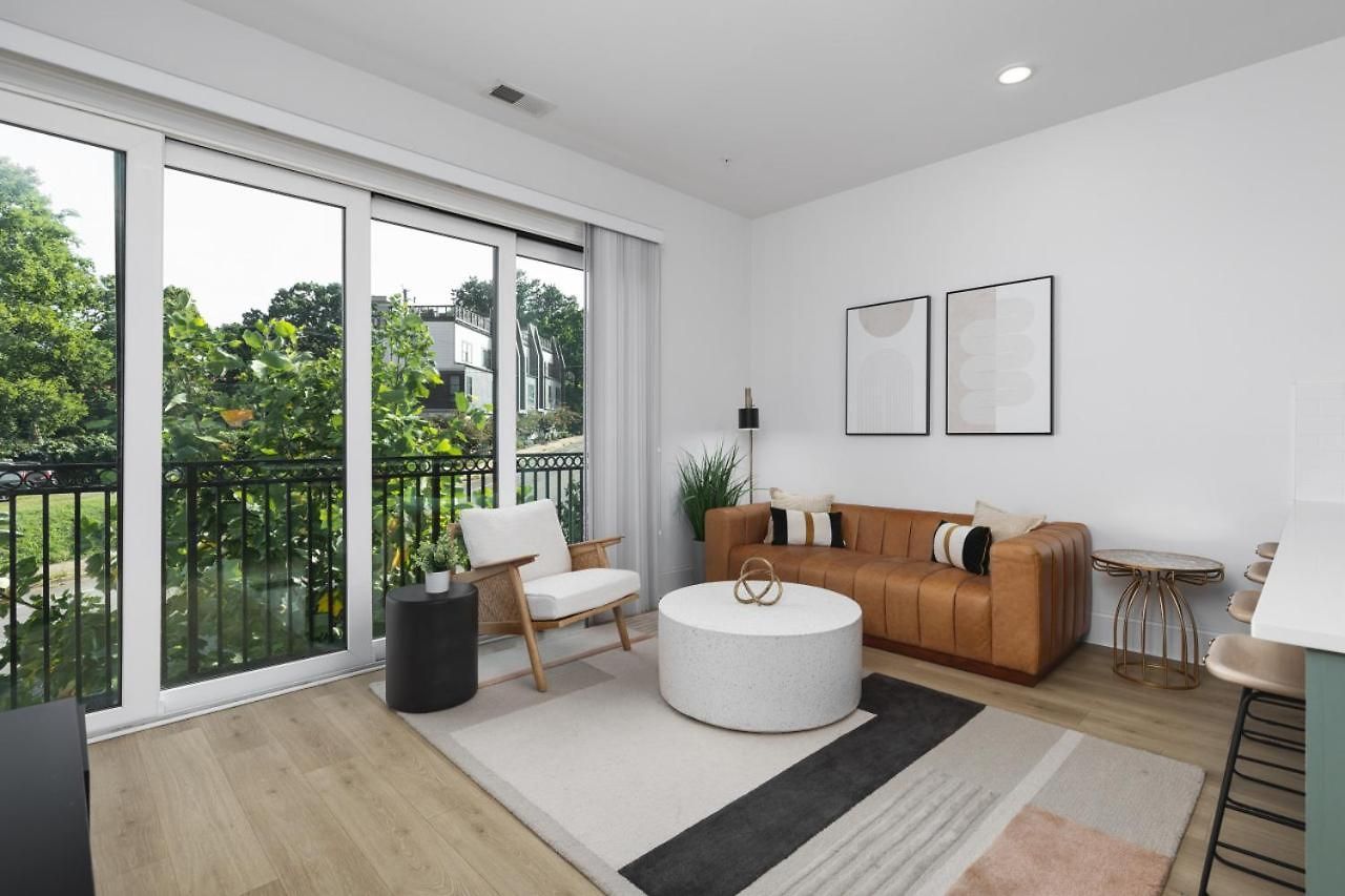 Trendy Spacious Condo, Walk To Coffee And Restaurants * Nashville
